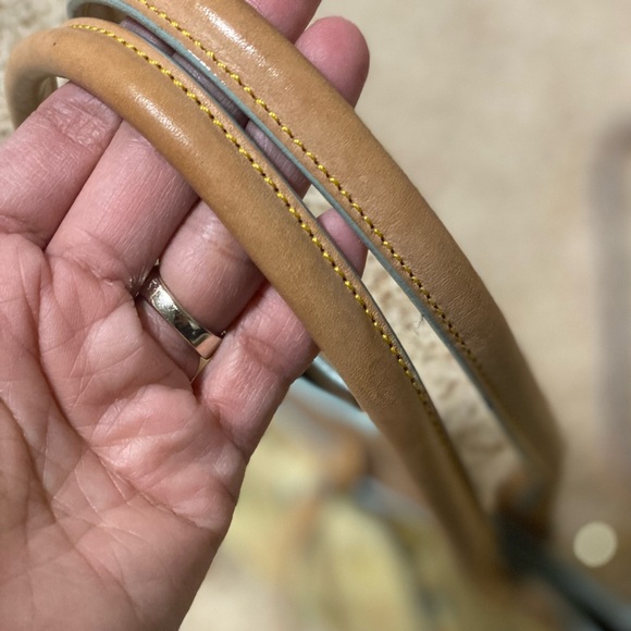 Authentic Dooney and Bourke multi color bag / shoulder strap with small wallet - Picture 6 of 6